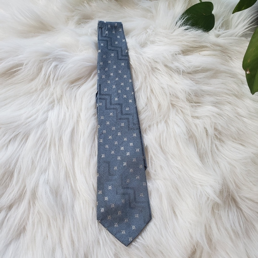 Vintage Blue & White Floral Patterned Neck Tie